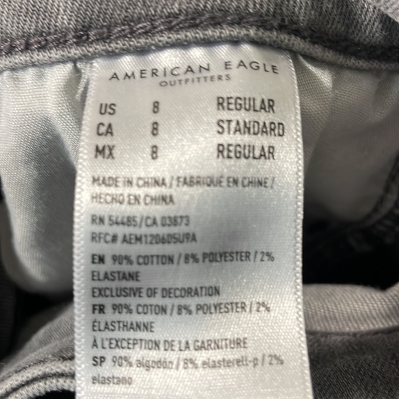 American Eagle Super high rise jegging size 8. Grey distressed. - Picture 8 of 9